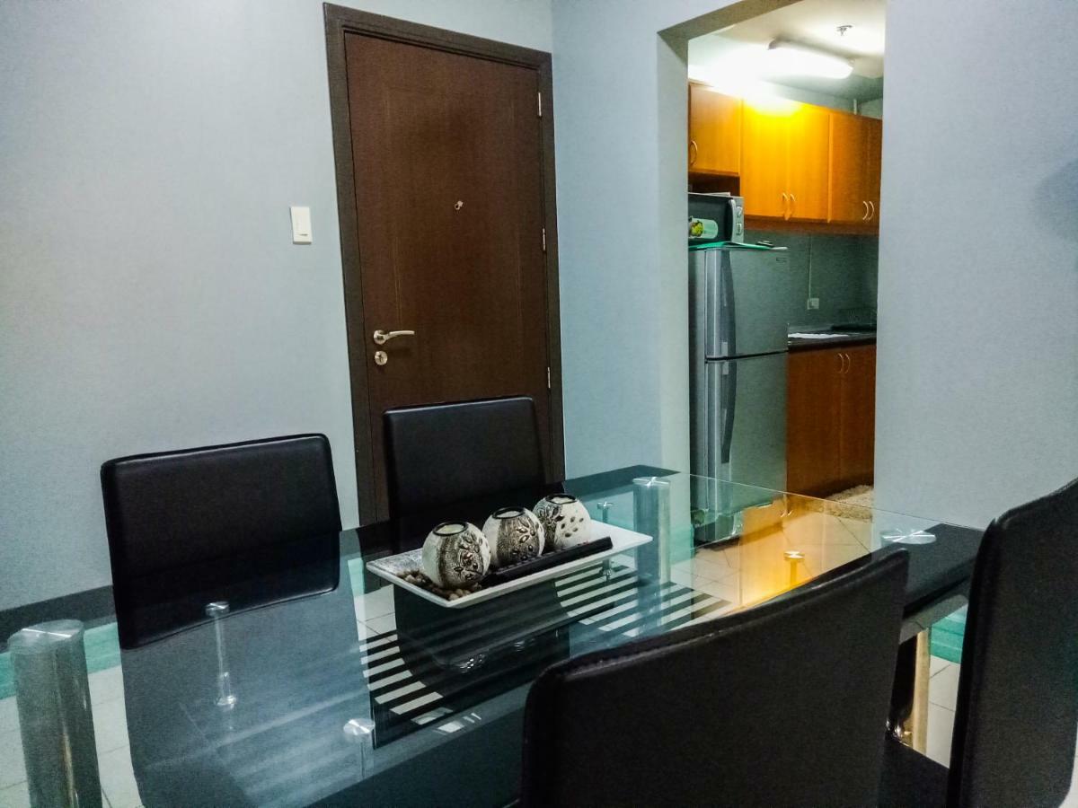 Апартаменты Forbes Area Bgc Taguig Манила Экстерьер фото